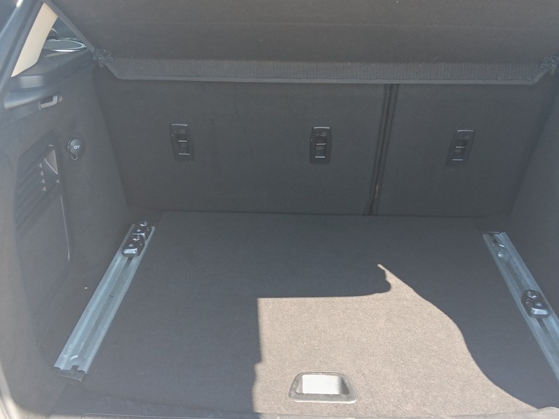 Land Rover Range Rover Evoque Vehicle Full-screen Gallery Image 04