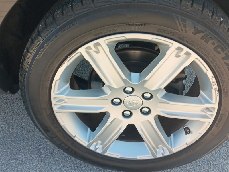 Land Rover Range Rover Evoque Vehicle Full-screen Gallery Image 07