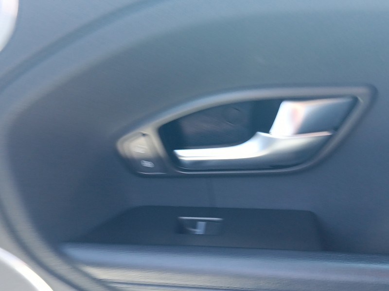 Land Rover Range Rover Evoque Vehicle Full-screen Gallery Image 24