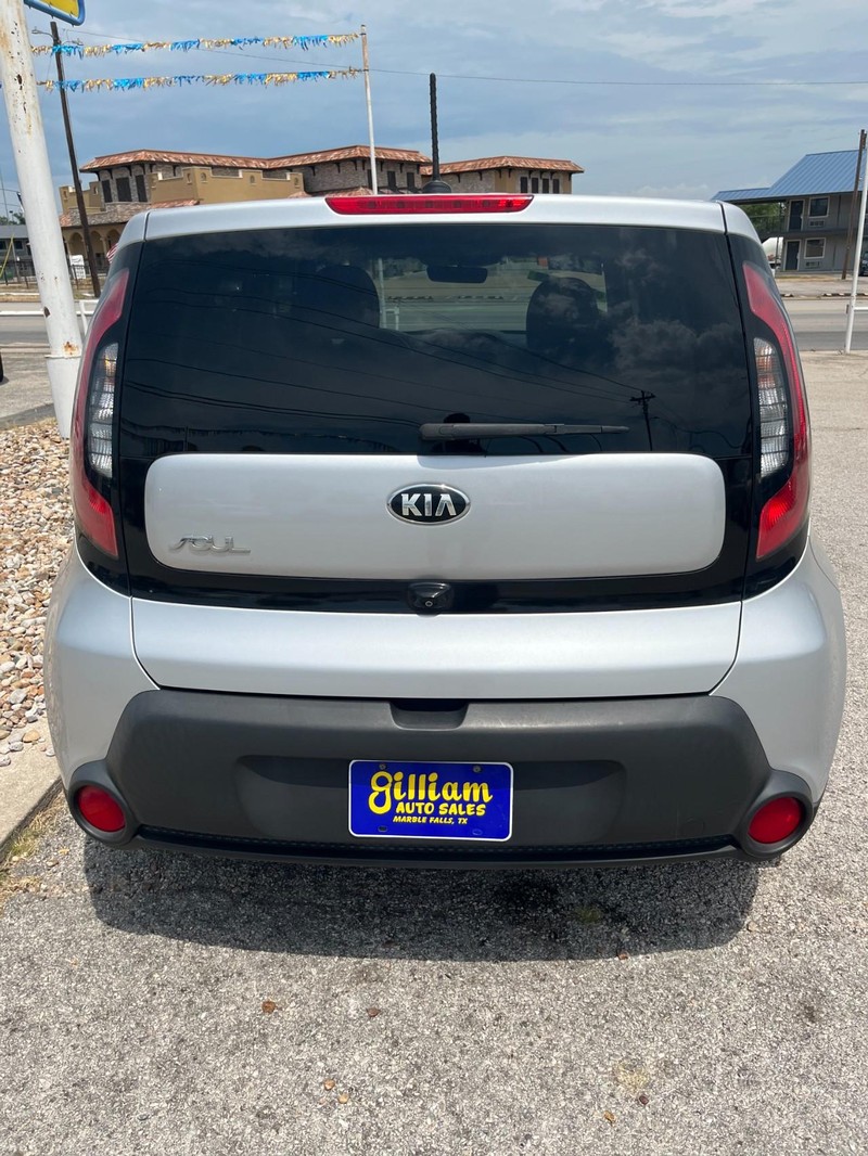 Kia Soul Vehicle Full-screen Gallery Image 3