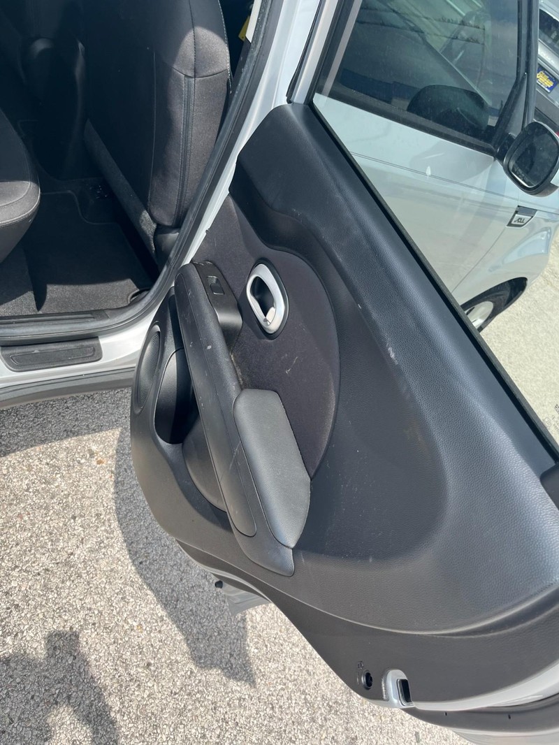 Kia Soul Vehicle Full-screen Gallery Image 6