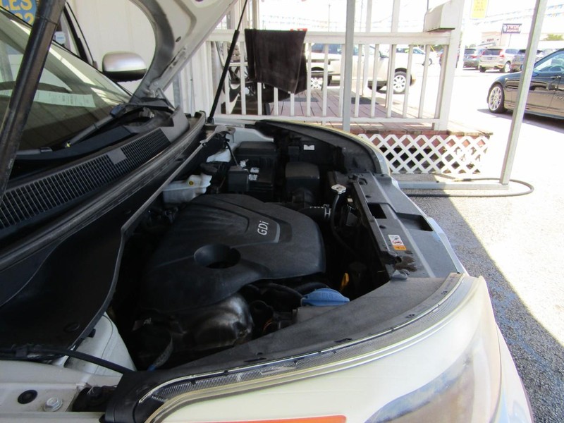 Kia Soul Vehicle Full-screen Gallery Image 10