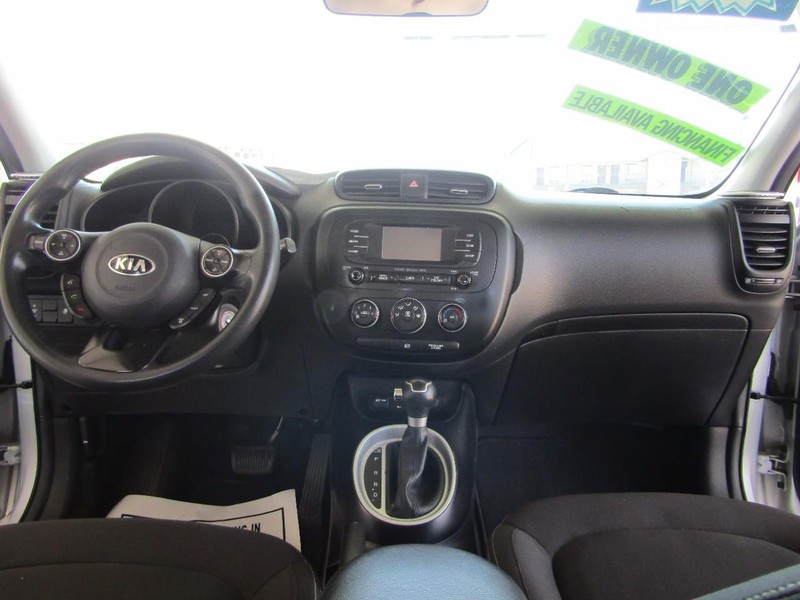 Kia Soul Vehicle Full-screen Gallery Image 16
