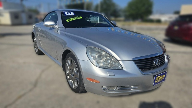 Lexus SC 430 Vehicle Full-screen Gallery Image 02