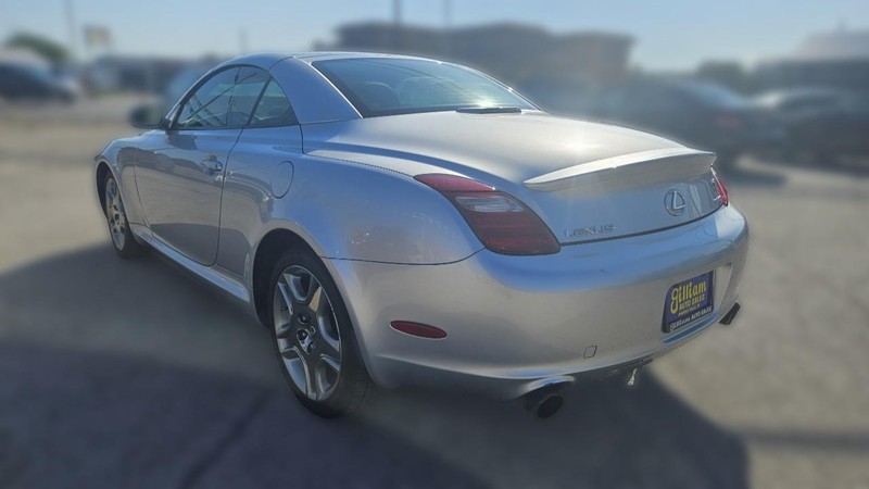 Lexus SC 430 Vehicle Full-screen Gallery Image 06