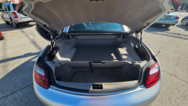 Lexus SC 430 Vehicle Full-screen Gallery Image 14