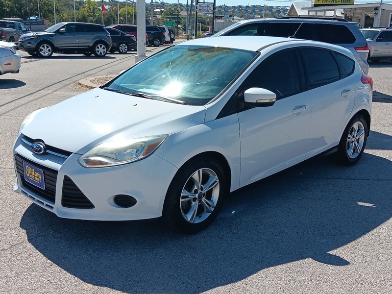 Ford Focus Vehicle Full-screen Gallery Image 7