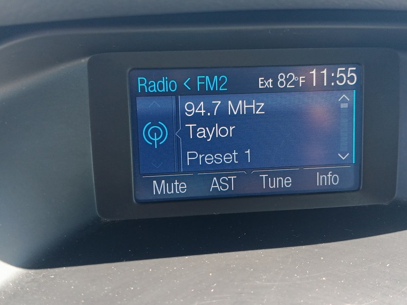 Ford Focus Vehicle Full-screen Gallery Image 16