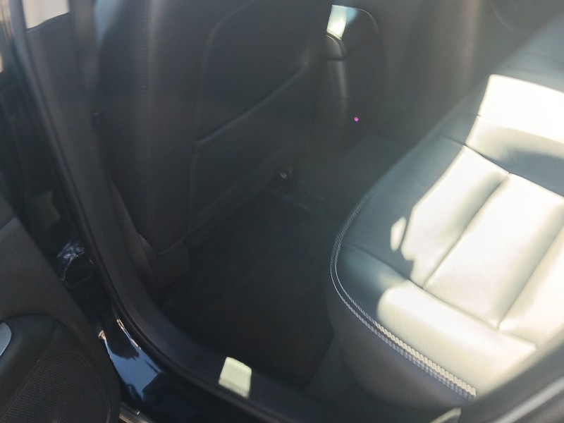 Ford Fusion Vehicle Full-screen Gallery Image 12