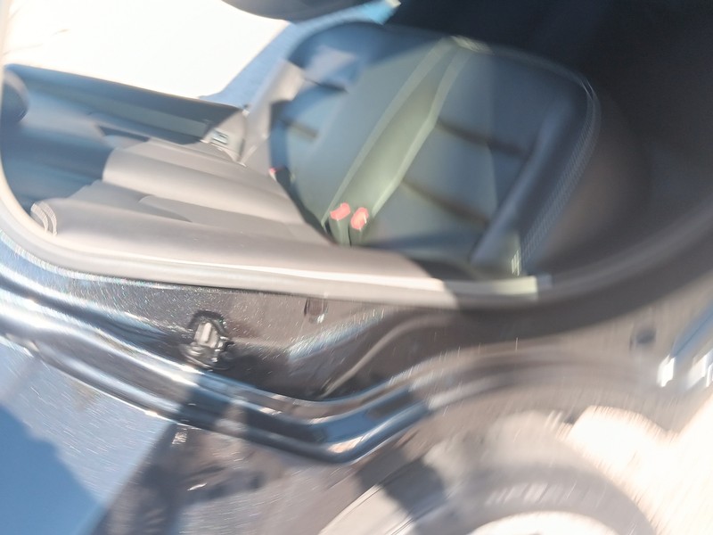 Ford Fusion Vehicle Full-screen Gallery Image 13