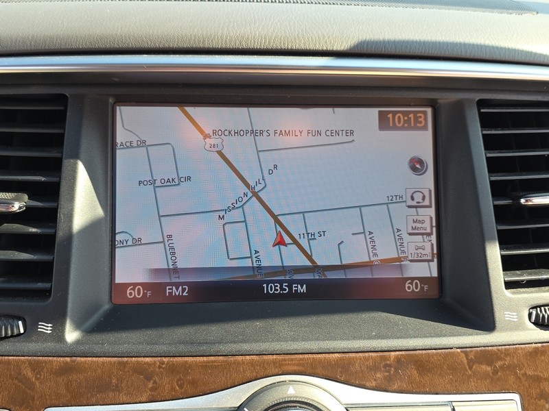 INFINITI QX80 Vehicle Full-screen Gallery Image 30