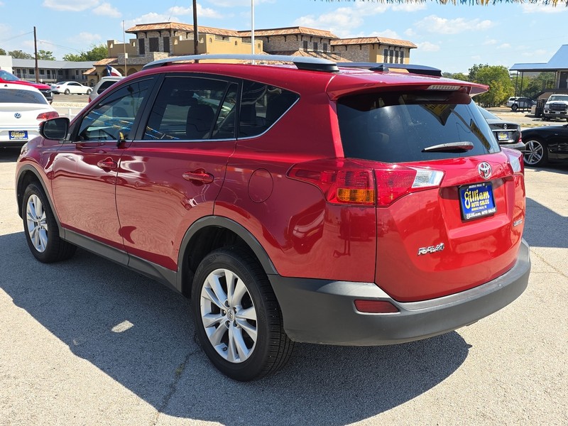 Toyota RAV4 Vehicle Full-screen Gallery Image 06