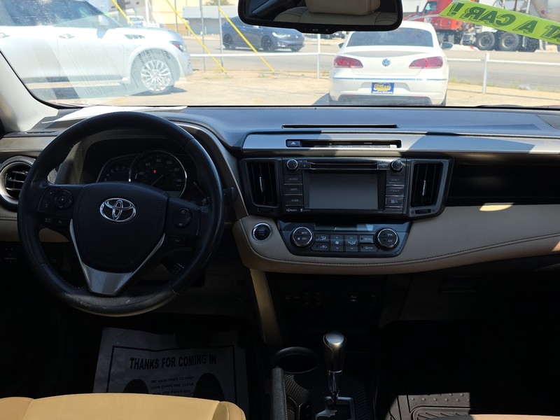 Toyota RAV4 Vehicle Full-screen Gallery Image 13