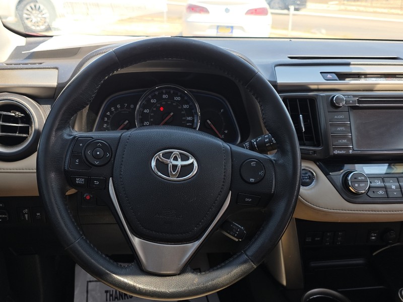 Toyota RAV4 Vehicle Full-screen Gallery Image 14