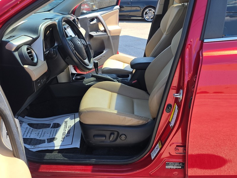 Toyota RAV4 Vehicle Full-screen Gallery Image 19