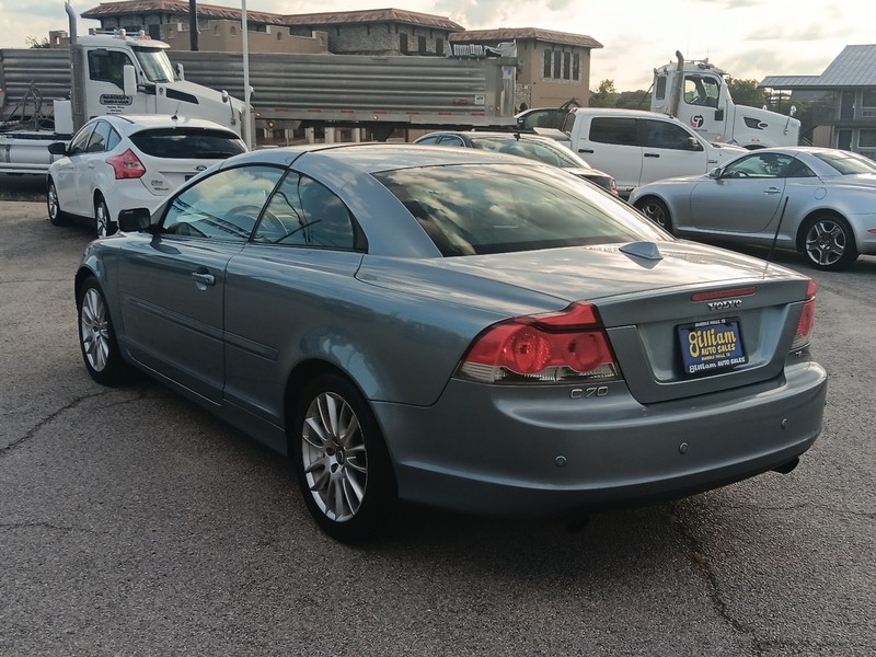 Volvo C70 Vehicle Full-screen Gallery Image 05