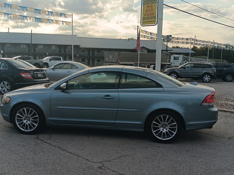 Volvo C70 Vehicle Full-screen Gallery Image 06