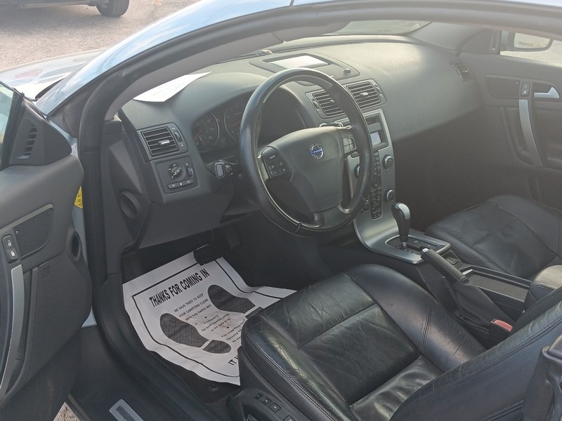 Volvo C70 Vehicle Full-screen Gallery Image 09