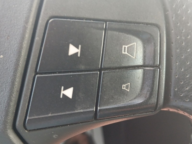 Volvo C70 Vehicle Full-screen Gallery Image 16