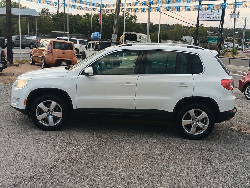 Volkswagen Tiguan Vehicle Full-screen Gallery Image 07