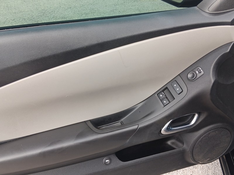 Chevrolet Camaro Vehicle Full-screen Gallery Image 09