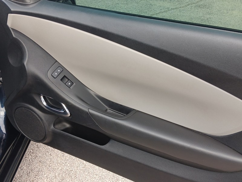 Chevrolet Camaro Vehicle Full-screen Gallery Image 11