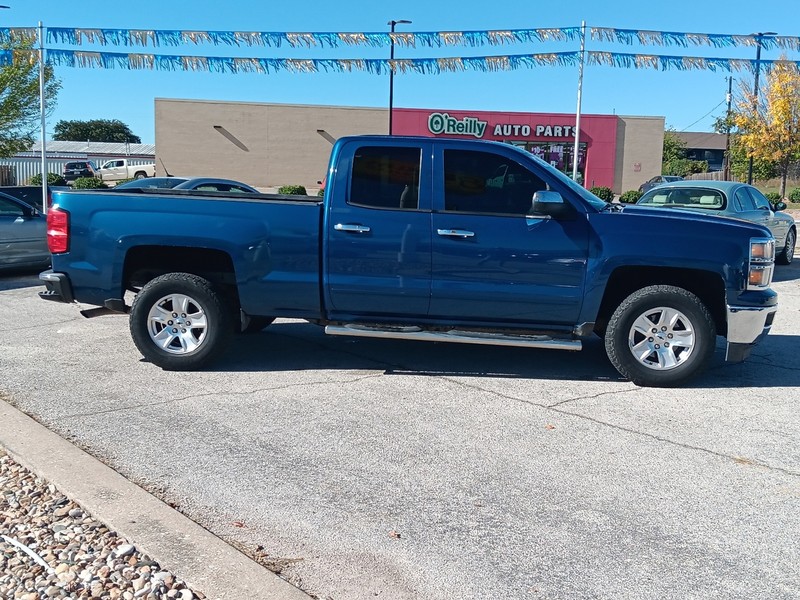 Chevrolet Silverado 1500 Vehicle Full-screen Gallery Image 02