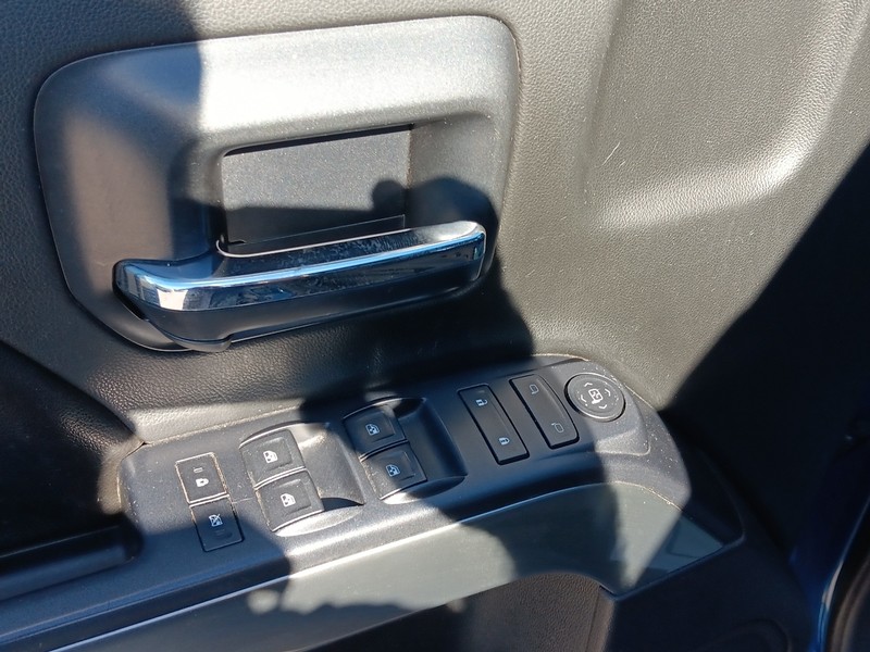 Chevrolet Silverado 1500 Vehicle Full-screen Gallery Image 15