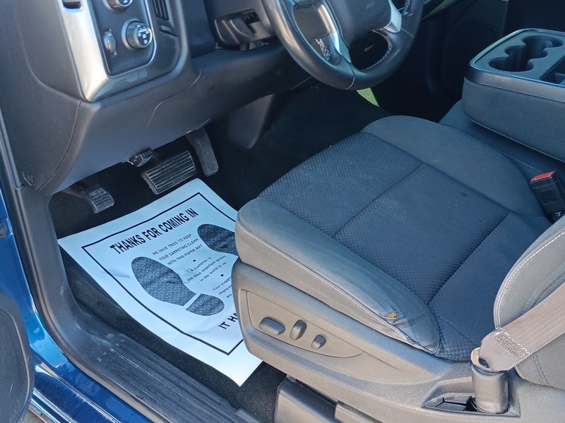 Chevrolet Silverado 1500 Vehicle Full-screen Gallery Image 16