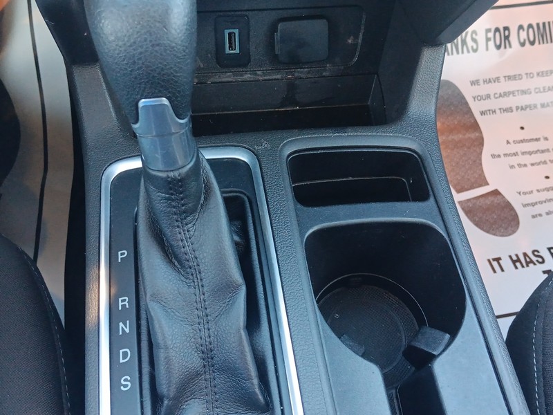 Ford Escape Vehicle Full-screen Gallery Image 23