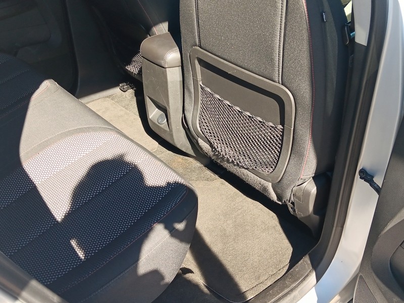 GMC Terrain Vehicle Full-screen Gallery Image 32