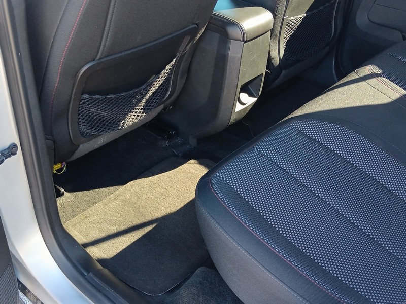 GMC Terrain Vehicle Full-screen Gallery Image 35