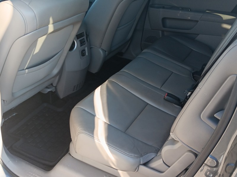 Honda Pilot Vehicle Full-screen Gallery Image 12