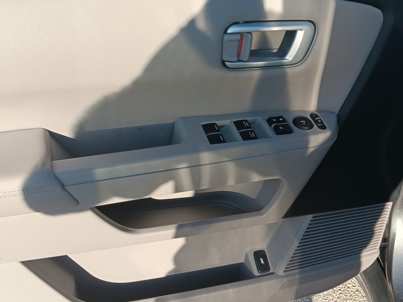 Honda Pilot Vehicle Full-screen Gallery Image 13