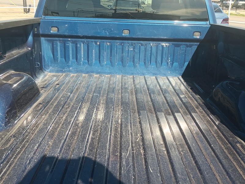 Chevrolet Silverado 1500 Vehicle Full-screen Gallery Image 04