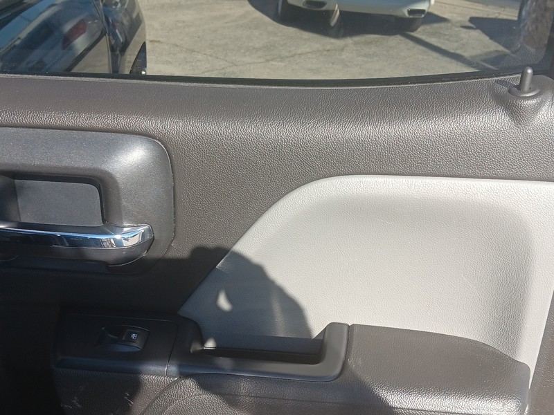 Chevrolet Silverado 1500 Vehicle Full-screen Gallery Image 12