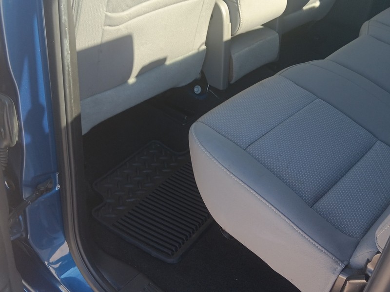 Chevrolet Silverado 1500 Vehicle Full-screen Gallery Image 13