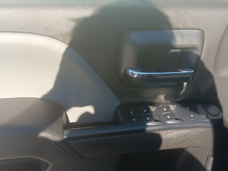 Chevrolet Silverado 1500 Vehicle Full-screen Gallery Image 16