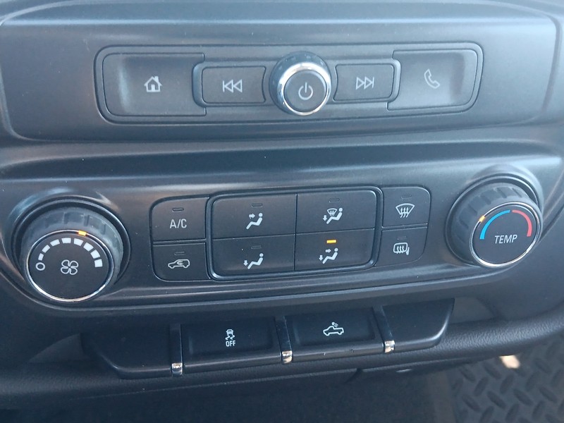 Chevrolet Silverado 1500 Vehicle Full-screen Gallery Image 19