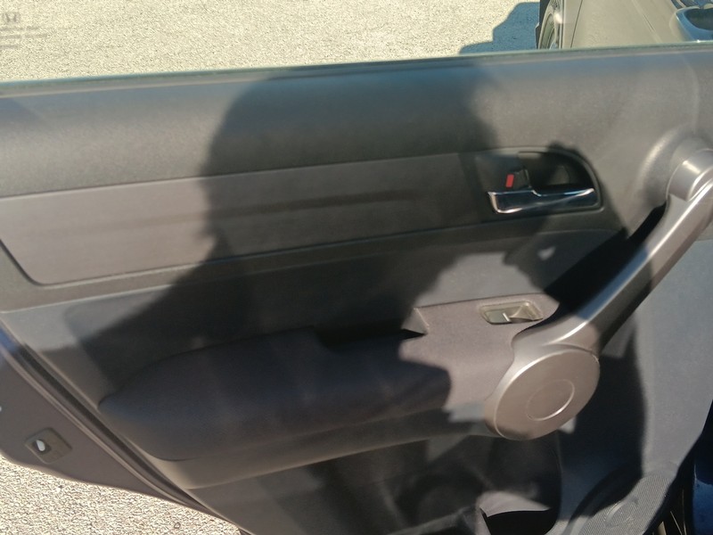 Honda CR-V Vehicle Full-screen Gallery Image 14