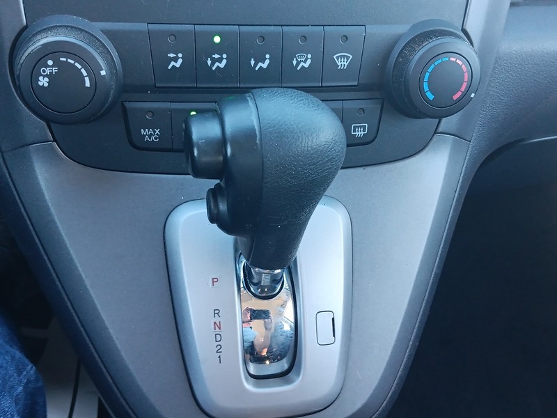 Honda CR-V Vehicle Full-screen Gallery Image 17