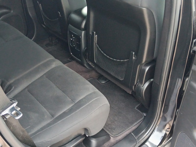 Jeep Grand Cherokee Vehicle Full-screen Gallery Image 36