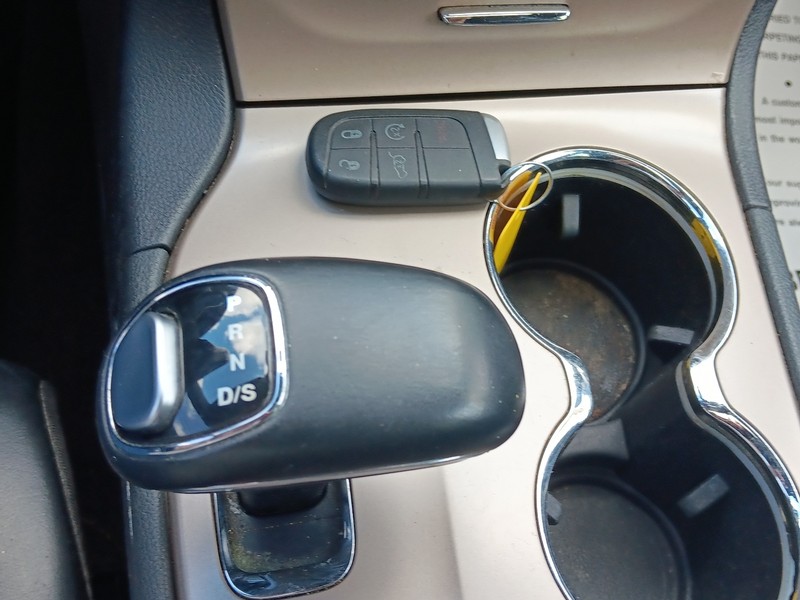 Jeep Grand Cherokee Vehicle Full-screen Gallery Image 19