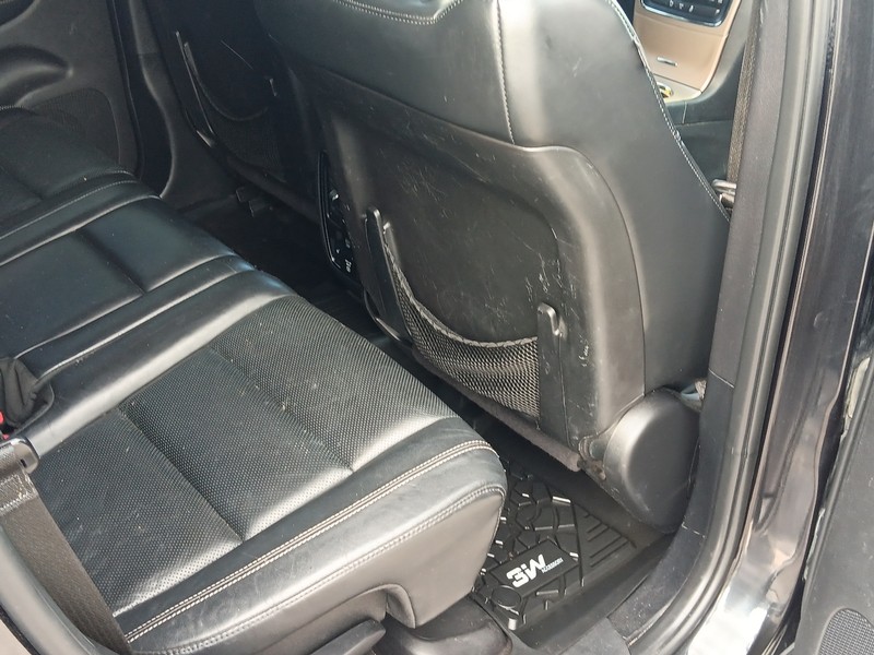 Jeep Grand Cherokee Vehicle Full-screen Gallery Image 30