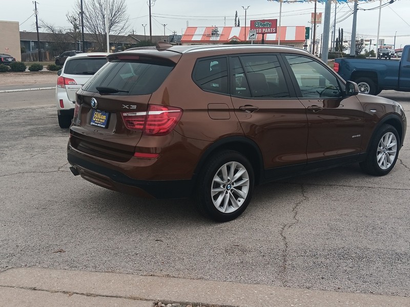 BMW X3 Vehicle Full-screen Gallery Image 03