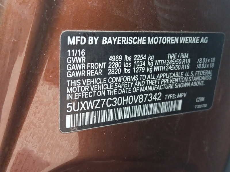 BMW X3 Vehicle Full-screen Gallery Image 18