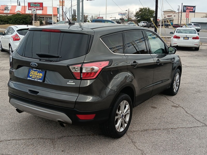 Ford Escape Vehicle Full-screen Gallery Image 03