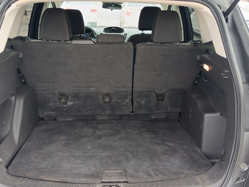 Ford Escape Vehicle Full-screen Gallery Image 05