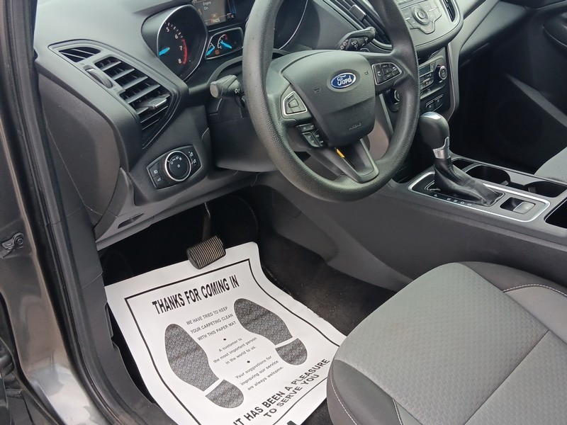 Ford Escape Vehicle Full-screen Gallery Image 20