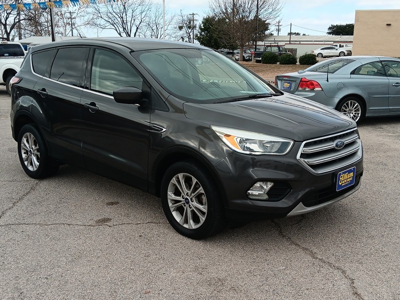 Ford Escape Vehicle Full-screen Gallery Image 28